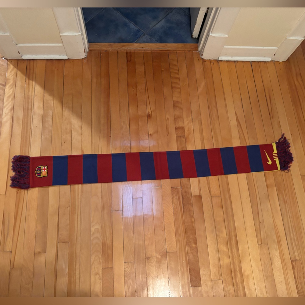 FC Barcelona Nike Red and Blue Striped Scarf NWOT
